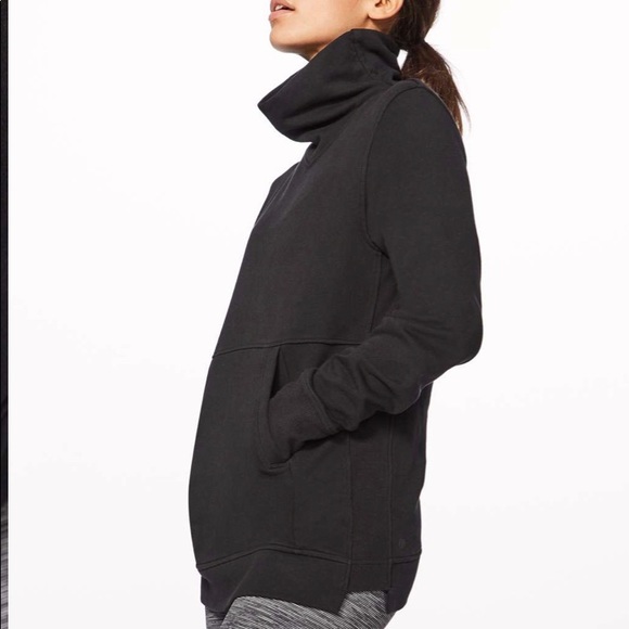 Lululemon Press Pause Pullover, size 6 - Picture 2 of 9